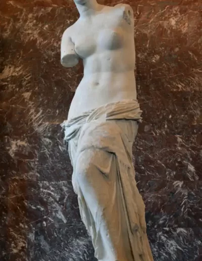 Front_views_of_the_Venus_de